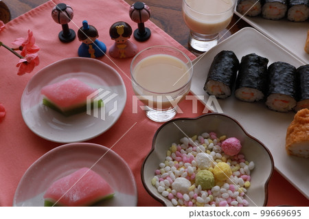 Hinamatsuri, the inner back and the dolls 99669695