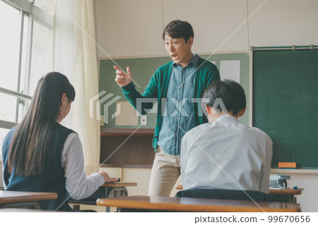 teacher, junior high student, middle school student 99670656