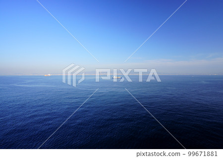 從大阪灣海看到的神戶方向 99671881