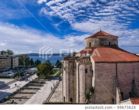 聖多納圖斯教堂扎達爾克羅地亞扎達爾 99673628