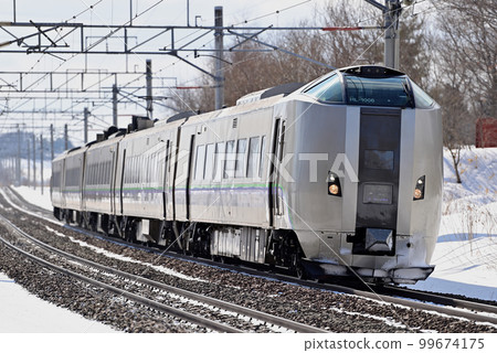 Chitose Line Shimamatsu - Kitahiroshima JR Hokkaido Series 789 1000 Series HL-1006 (Sapporo) 鈴蘭 99674175