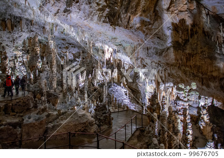 Post Inna cave 99676705