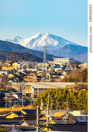 [Gifu Prefecture] Mt. Ontake and the townscape 99680665