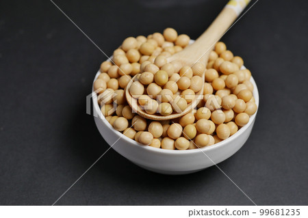 close up of Raw soy bean seed  99681235