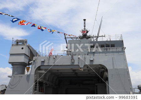 Rear structure of the Maritime Self-Defense Force supply ship Mashu 99683391