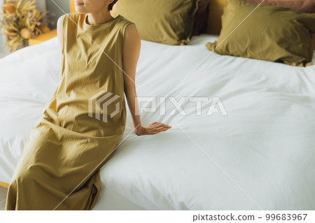 臥室裡的女人》 臥室裡的女人》 99683967