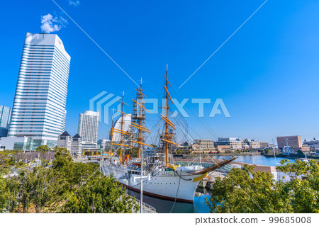 Yokohama cityscape in Japan View of the cityscape in front of Sakuragicho station and Nippon Maru 99685008