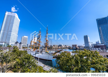 Yokohama cityscape in Japan View of the cityscape in front of Sakuragicho station and Nippon Maru 99685010