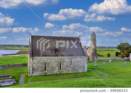 Clonmacnoise abbey, Ireland Clonmacnoise abbey, Ireland 99686425