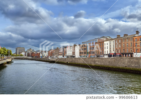 Liffey river, Dublin, Ireland Liffey river, Dublin, Ireland 99686613