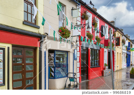 Street in Adare, Ireland 99686819