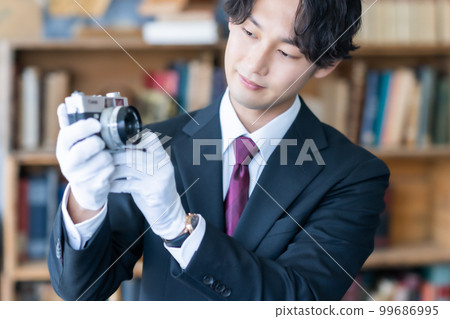 專門鑑定二手相機的買家 專門鑑定二手相機的買家 99686995