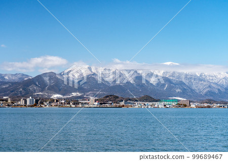 從琵琶湖大橋看到的湖西冬景 從琵琶湖大橋看到的湖西冬景 99689467