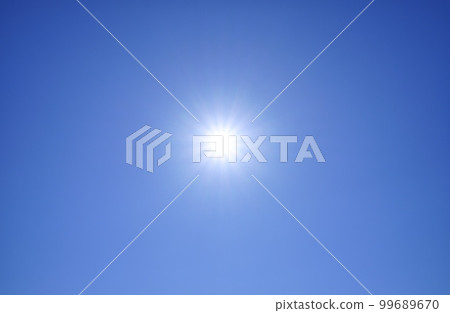 Cityscape of Yokohama, Japan Blue sky and sun (success, glory, heatstroke, UV protection, etc...). Yokohama City with clear blue sky Cityscape of Yokohama, Japan Blue sky and sun (success, glory, heatstroke, UV protection, etc...). Yokohama City with clear blue sky 99689670