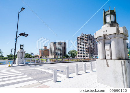 [Tonobashi] Granite new pillars with a sense of history 99690120