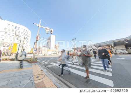 In front of Niigata Station, the pedestrian crossing in front of the No. 5 Maruka Building 99692736