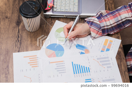 [一個在家工作的女人] 99694016