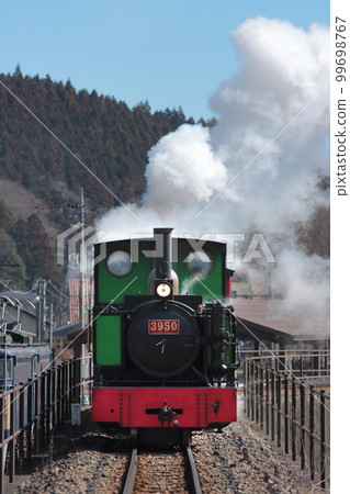 貫穿群馬縣臼井嶺鐵道文化村的園內鐵道“Apt-kun”2023年2月25日攝 99698767