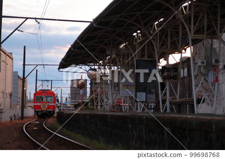Gakunan 7000 series train departing from Moto-Yoshiwara Station, designated as a tangible cultural property_photographed on December 31, 2022 99698768