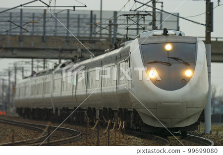 北陸本線加賀笠間-三河JR西681系列T05+T35+T16編隊（金澤）雷鳥 99699080