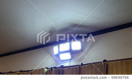 室內照明採用獨立太陽能燈,應急響應,省電,自動充電,免維護 室內照明採用獨立太陽能燈,應急響應,省電,自動充電,免維護 99699706