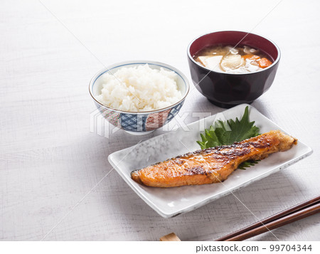 西京燒三文魚飯豬肉味增湯 西京燒三文魚飯豬肉味增湯 99704344