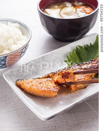 Saikyo-yaki salmon with rice and pork miso soup Saikyo-yaki salmon with rice and pork miso soup 99704350