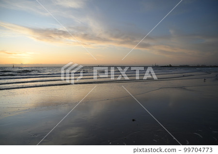 beautiful evening seaside scenery beautiful evening seaside scenery 99704773
