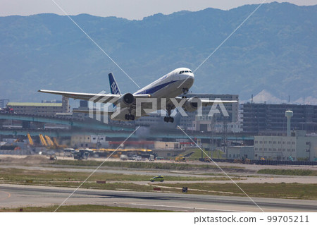 EOSR6.Fukuoka City, ANA, Jumbo leaving Fukuoka. 99705211
