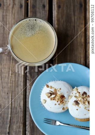 Gluten-free cup chiffon cake made with rice flour and coffee Gluten-free cup chiffon cake made with rice flour and coffee 99708112