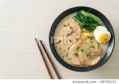 Ramen noodles in pork bone soup with roast pork and egg 99709151