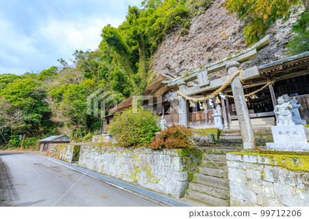 Misuzu Shrine and Tennenji Temple in Winter, Bungotakada City, Oita Prefecture 99712206