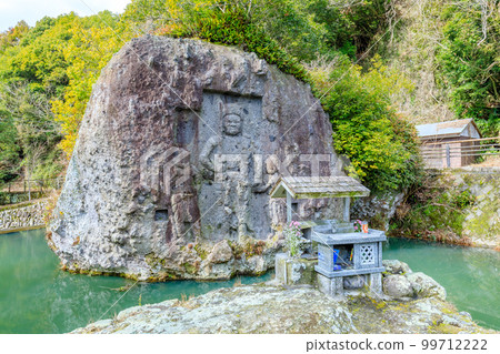 大分縣豐後高田市冬季川中不動 大分縣豐後高田市冬季川中不動 99712222