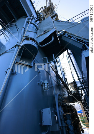 Escort ship jun 99713505