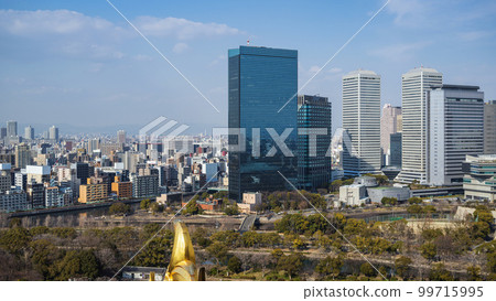從大阪天守閣俯瞰大阪城 從大阪天守閣俯瞰大阪城 99715995