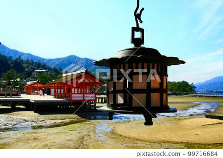 漂浮在海上的神社......安藝的嚴島神社,宮島 漂浮在海上的神社......安藝的嚴島神社,宮島 99716684