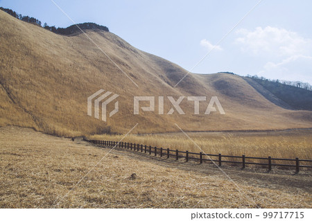 2 月陽光明媚的 Soni Kogen 長廊 99717715