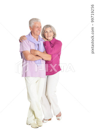 senior couple posing 99719256