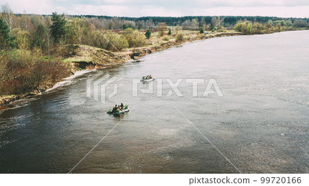 Men Dressed As US American Soldiers Of USA Infantry Of World War 99720166