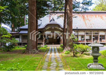 Early summer in Yamagata Tsuruoka Mt. Haguro in the fresh greenery Dewa Sanzan Shrine Saikan 99720848