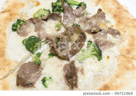 pork and broccoli pizza 99722869