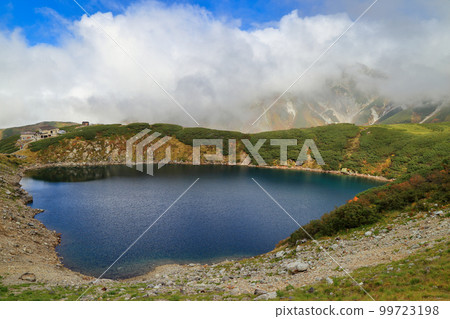 立山室堂的御藏池秋天 99723198