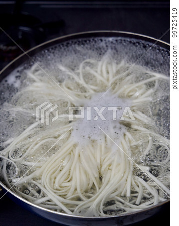 Boil udon Boil udon 99725419