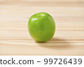 green honeydew fruit 99726439