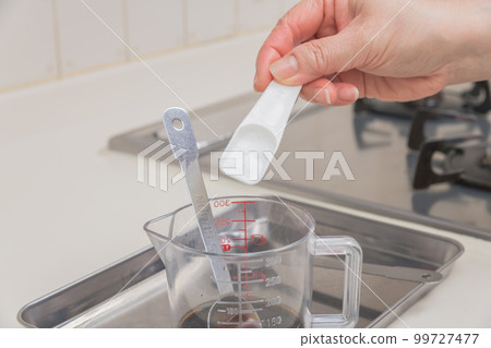 [Make the liquid seasoning for stir-fried levanilla (salt)] 99727477