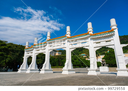 Taiwan Taipei City National Palace Museum Entrance Gate (Pai Fang) 99729558