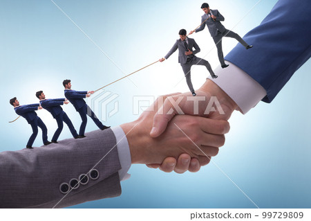 Concept of teamwork and mutual support 99729809