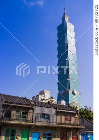 台北101（台灣 - 台北）從Quadrang村向上看 99732722
