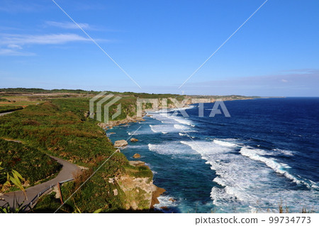 Miyakojima Nanamata Coast Shirobe Nakahara Muiga (Higashi Hennazaki direction) Miyakojima Nanamata Coast Shirobe Nakahara Muiga (Higashi Hennazaki direction) 99734773