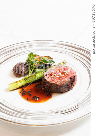 French course main beef steak 99735570